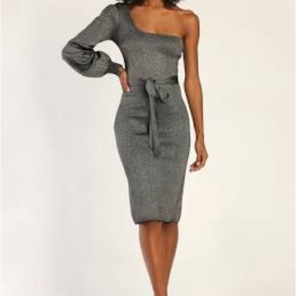 Medium nwt Cozy Glam gold Metallic One-Shoulder Sweater Dress
Lulus